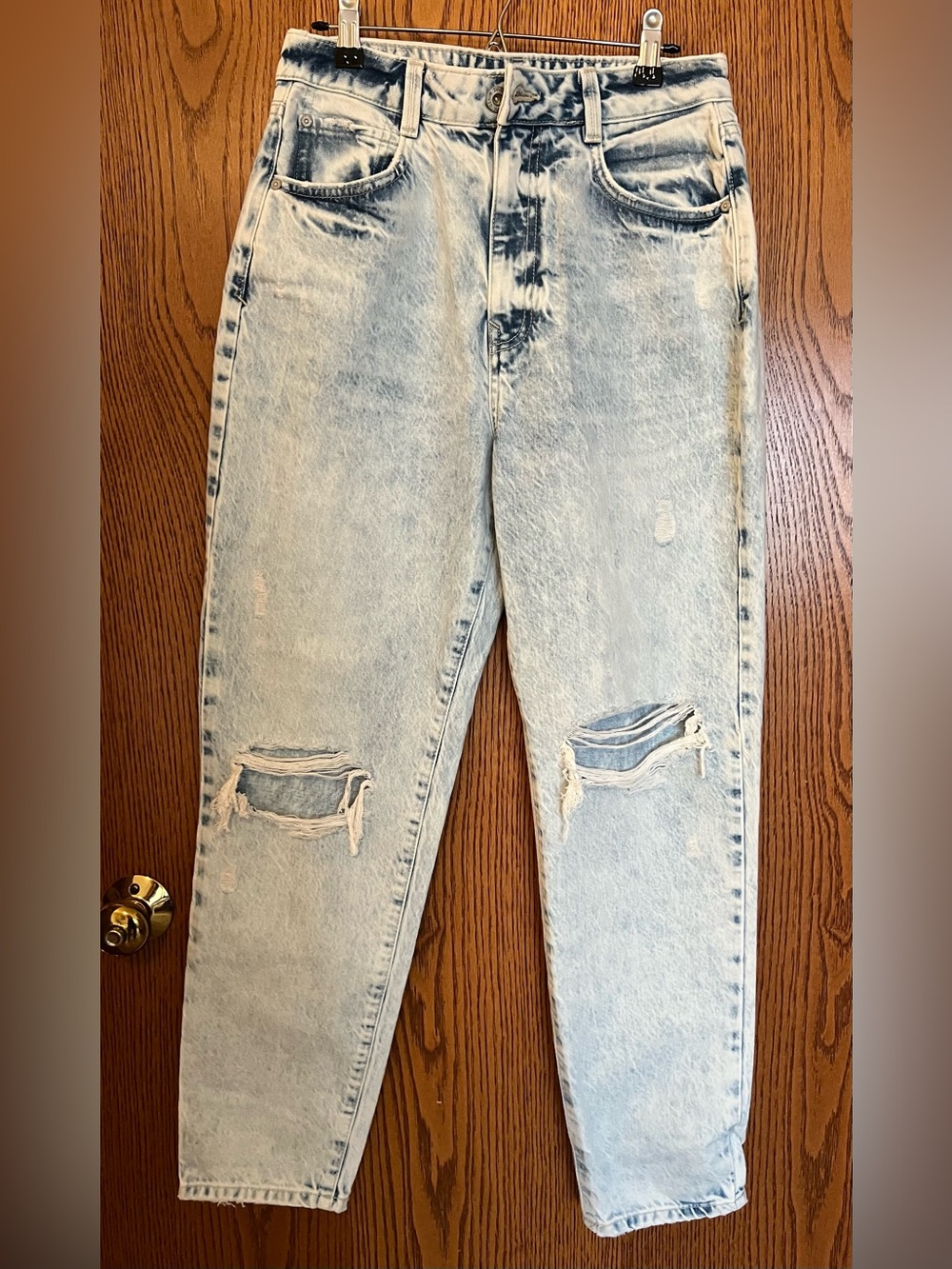 Zara Acid Wash Ripped High Rise Tapered Jeans Light Blue Size 6